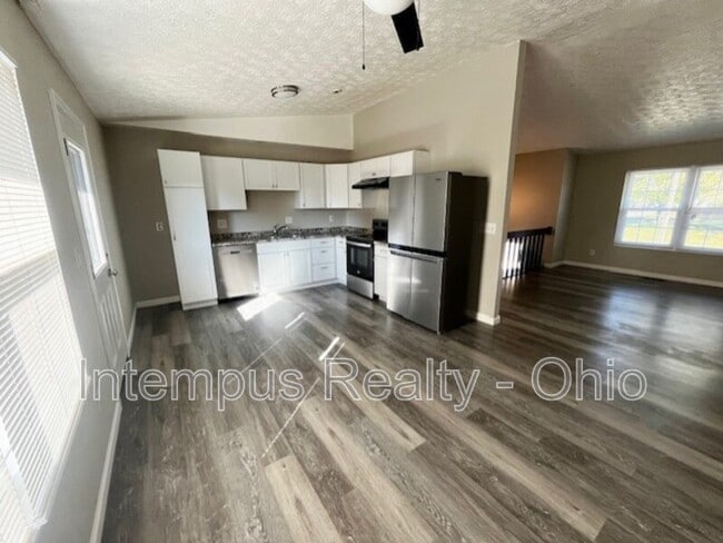 Building Photo - 2600 Saybrooke Dr