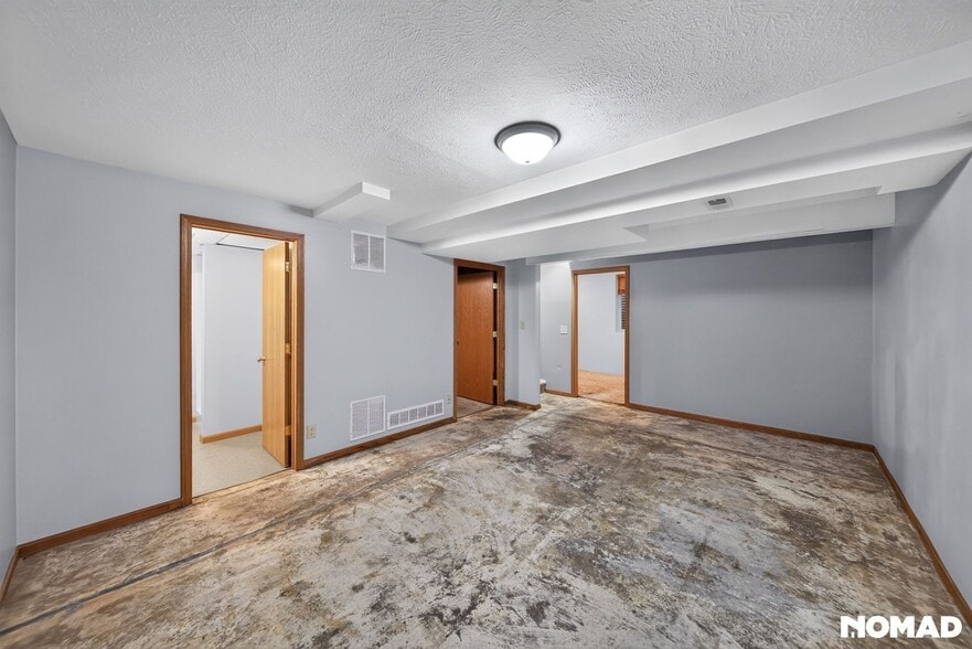 Building Photo - 908 Newport Blvd