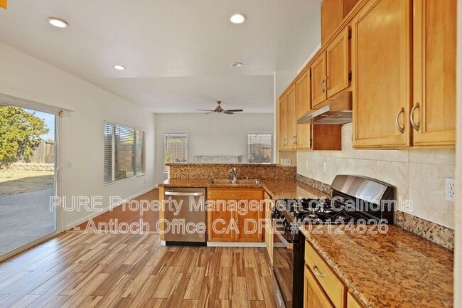 Building Photo - 2304 Yorkshire Ct