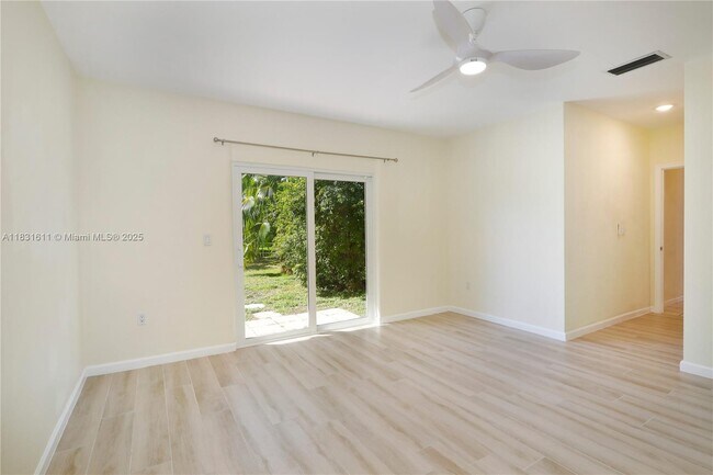Building Photo - 12501 Moss Ranch Rd