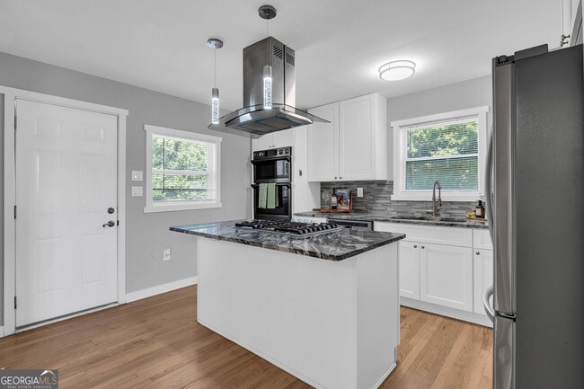 Building Photo - 3910 Clairmont Rd