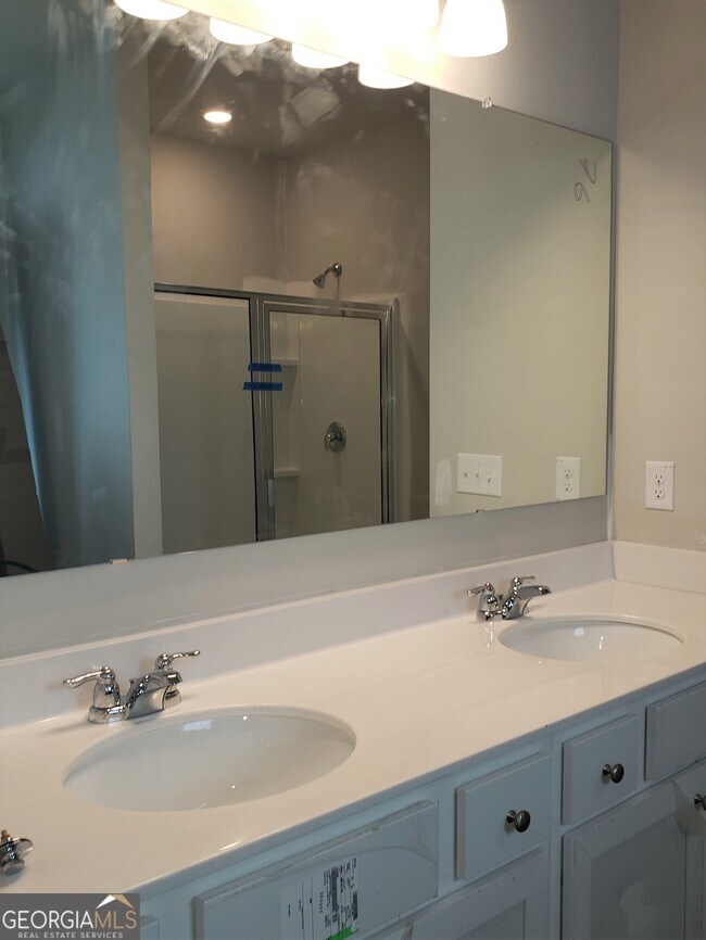 Building Photo - 121 Valimar Dr