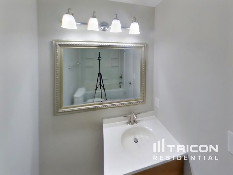 Building Photo - 1277 Collier Ln