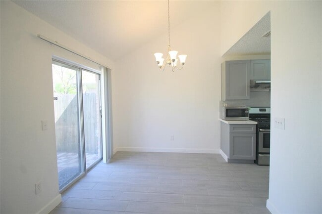 Building Photo - 3107 E Heatherock Cir