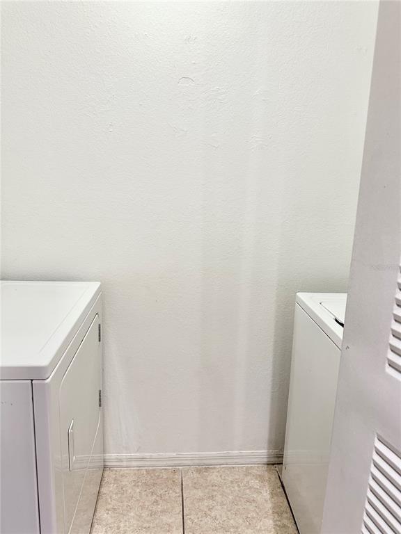 Building Photo - 1055 S Hiawassee Rd