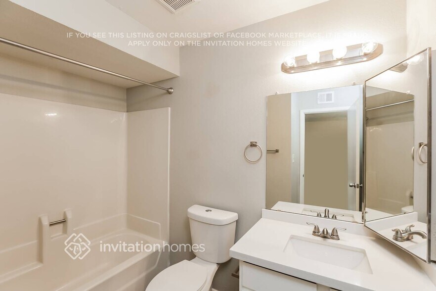 Building Photo - 1981 N Iowa St