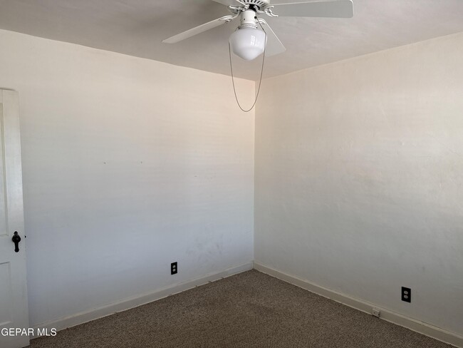 Building Photo - 1222 Mesita Dr