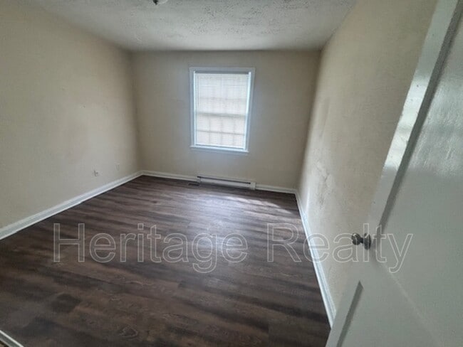 Building Photo - 336 S Castle St