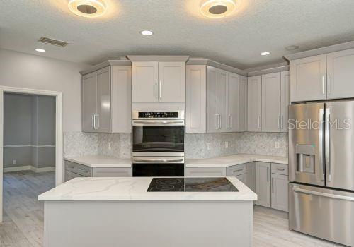 Building Photo - 1648 Bayshore Dr
