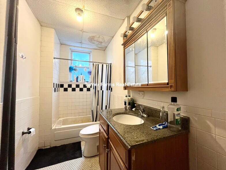 Building Photo - 16 Copenger St