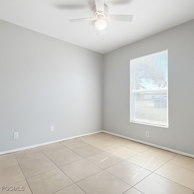 Building Photo - 4532 SW 8th Pl