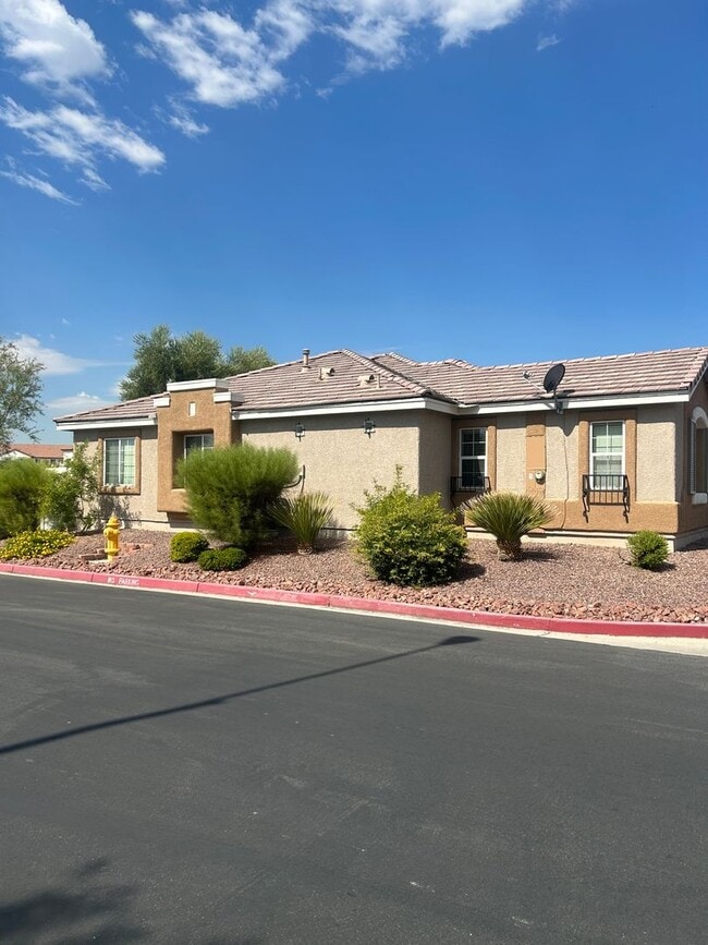 Building Photo - Cute Single Story Home in NW Gated Community
