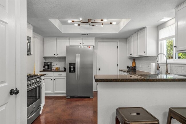 Building Photo - 1602 Rock Creek Dr