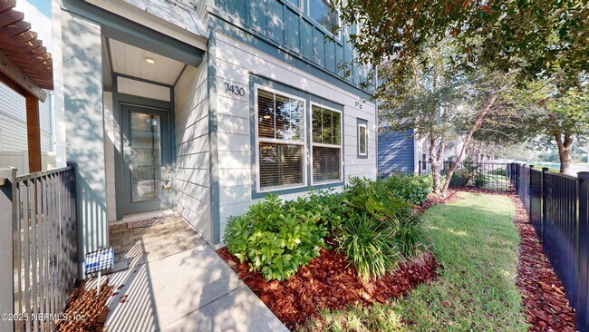 Building Photo - 7430 Beach Walk Place