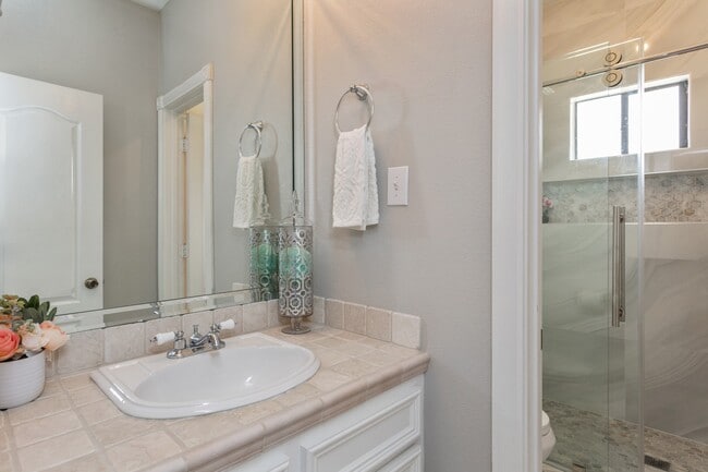 Building Photo - 9108 Quail Ridge Dr