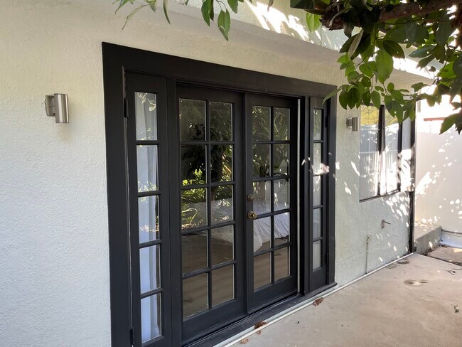 Building Photo - 2250 La Granada Dr