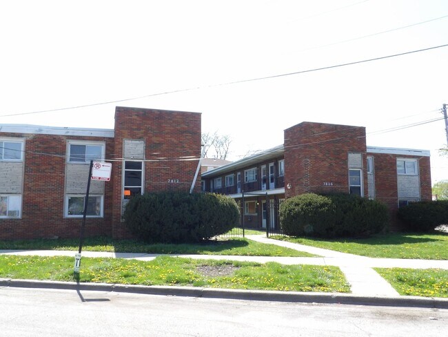Interior Photo - 7812 S Troy St