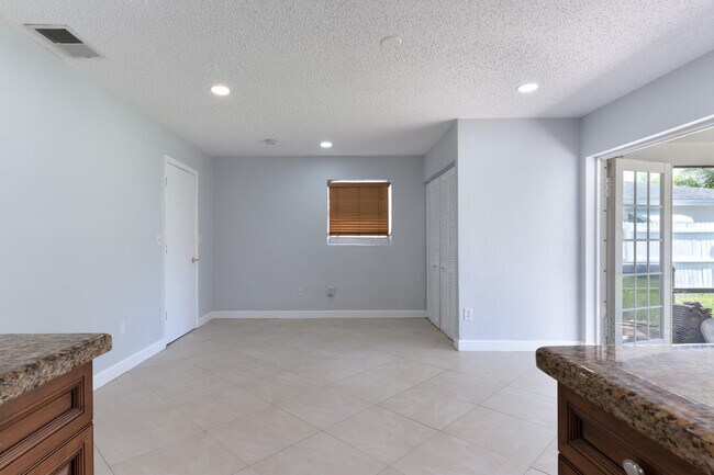 Building Photo - 3554 NW 25th Terrace