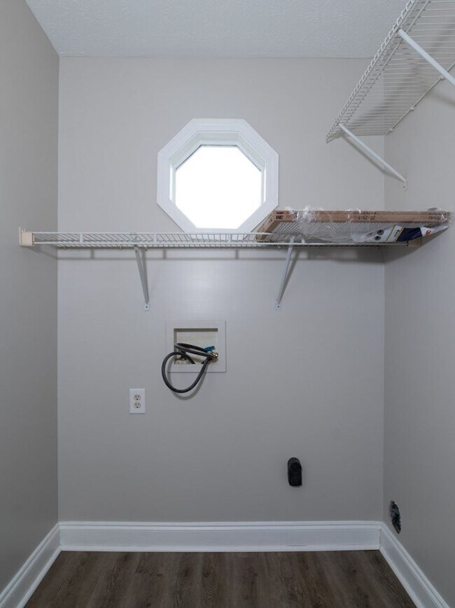 Building Photo - East Columbus