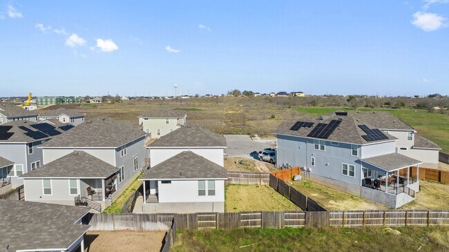 Building Photo - 408 Black Opal Dr