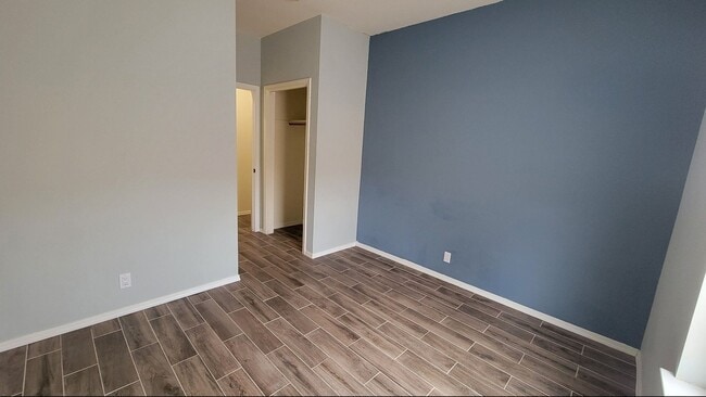 Building Photo - Great Near North Valley Home! No carpet! O...