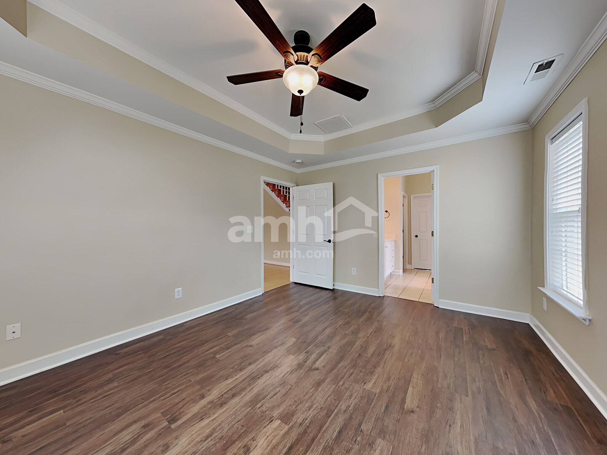 Building Photo - 405 Quick Silver Dr