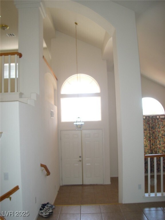 Building Photo - 2400 Indian Pony Ct