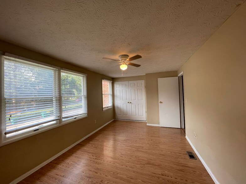 Building Photo - 3728 Meadow Rue Ln