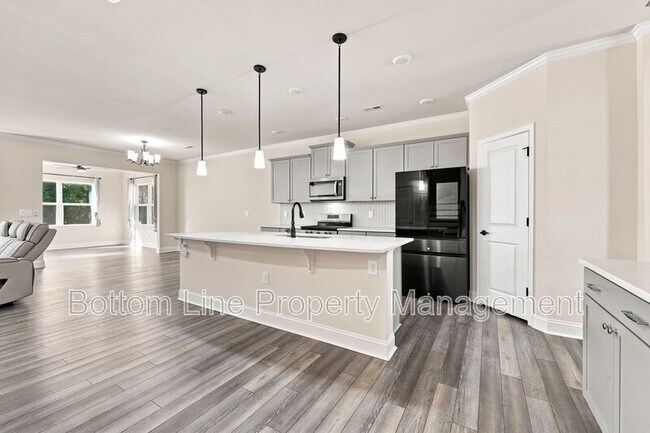 Building Photo - 2230 Bethpage Dr