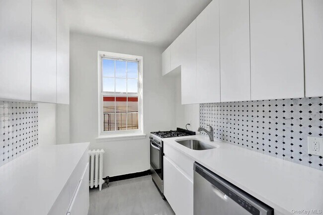 Building Photo - 1 Ash Pl