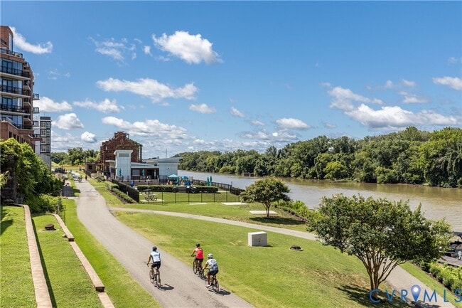 Building Photo - 4940 Old Main St