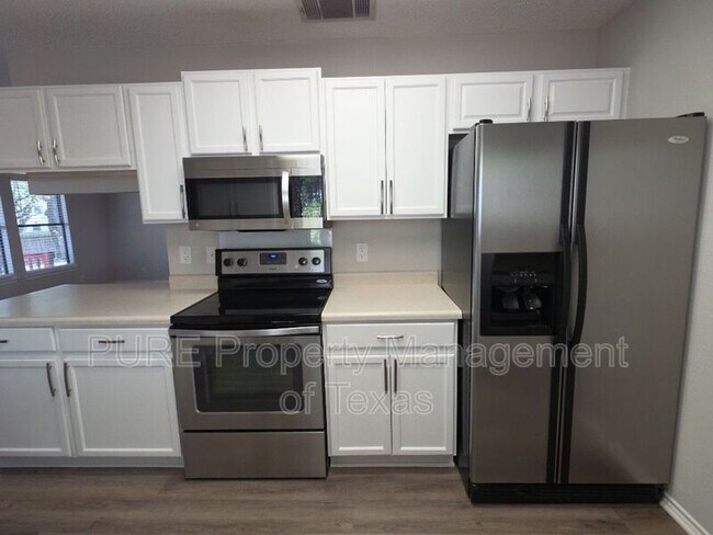 Building Photo - 1406 Bullhill Cove