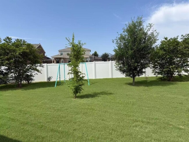 Building Photo - 5613 Lehman Way