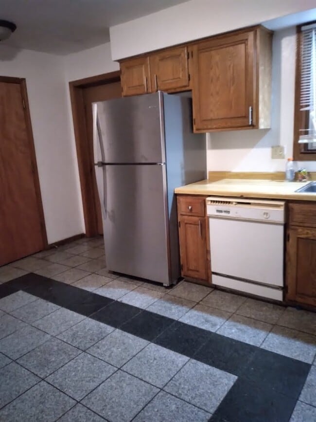 Building Photo - 6763 Hammersley Rd