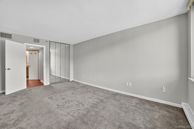 Building Photo - 25 Rockledge Ave
