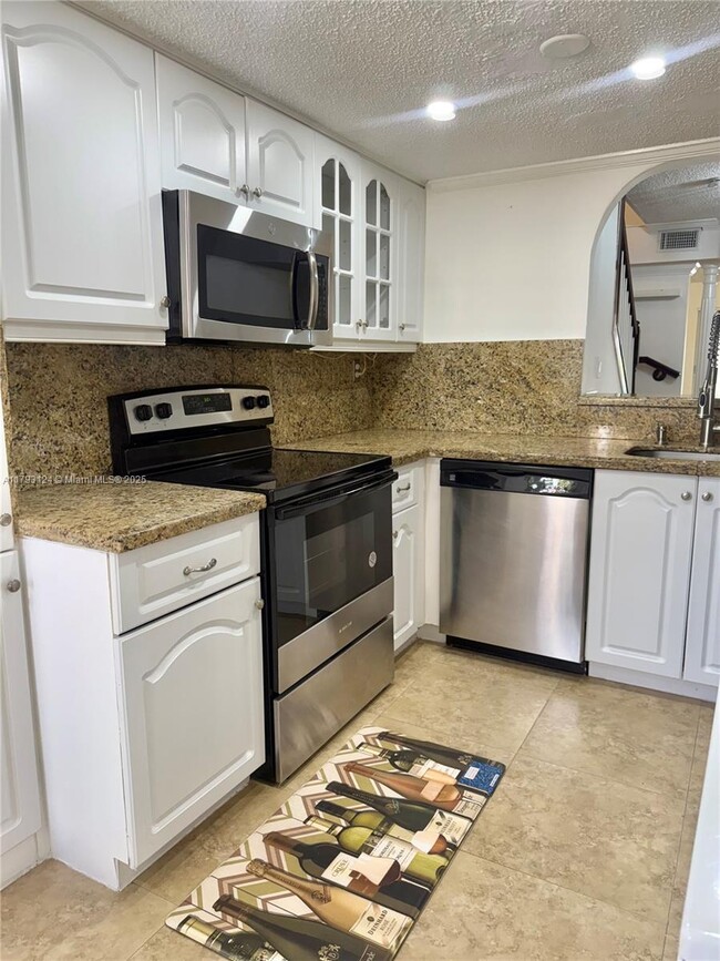 Building Photo - 1153 NW 123rd Ct