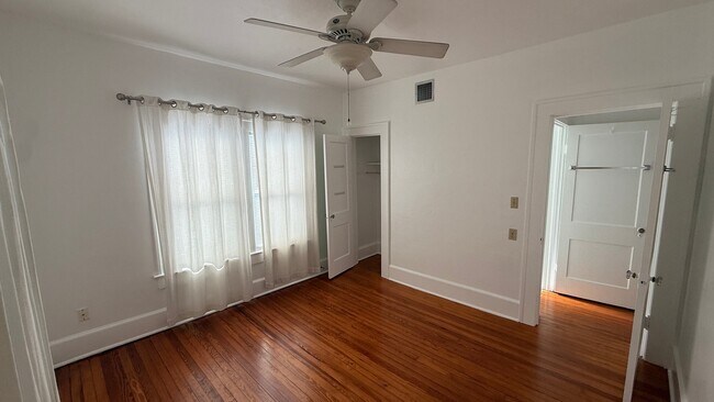 Building Photo - 715 Delaney Park Dr