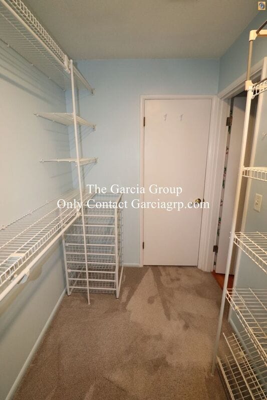 Building Photo - 2393 SW Park Pl