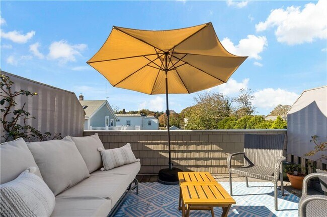 Building Photo - 26-30-30 W Narragansett Ave