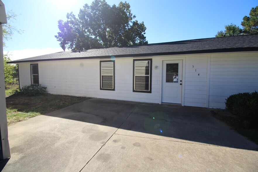 Primary Photo - 510 Bradburn Rd