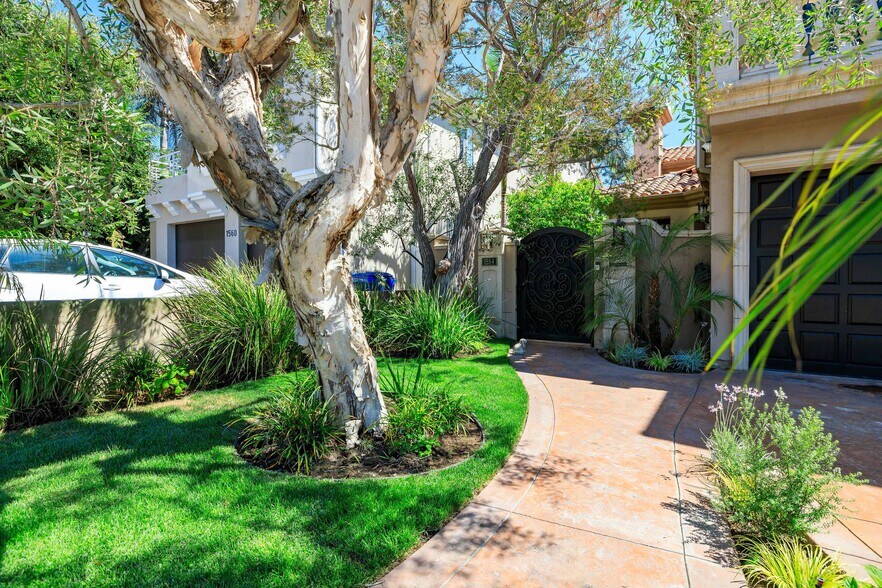 Building Photo - 1554 Mathews Ave