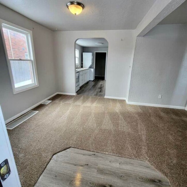 Primary Photo - 2021 4th Ave