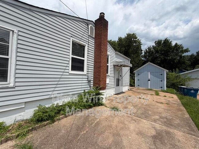 Building Photo - 2308 Huntington Ave
