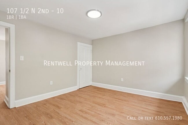 Building Photo - 107 1/2 N 2nd-10