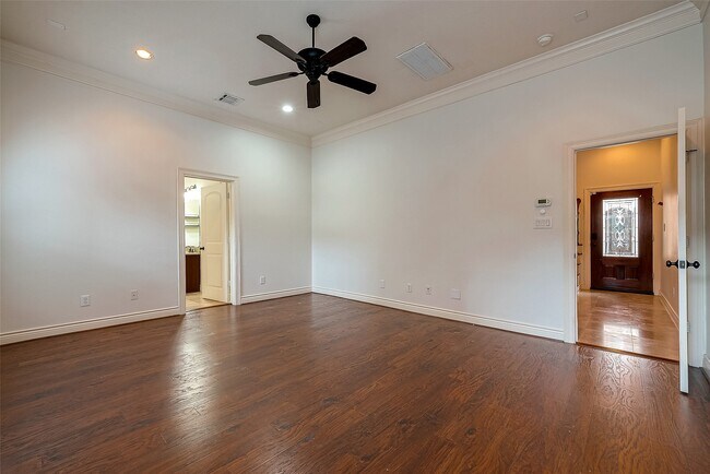 Building Photo - 5608 Kansas St