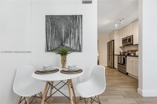 Building Photo - 815 NW 30th St