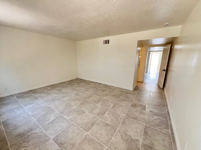 Building Photo - 13850 Dahlgren Dr