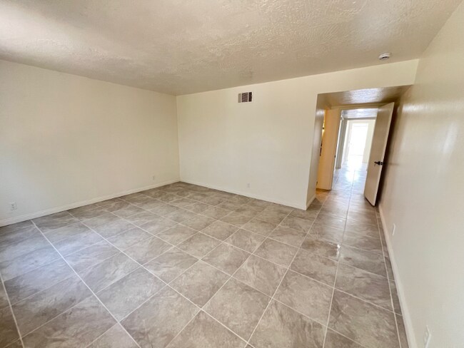 Building Photo - 13850 Dahlgren Dr