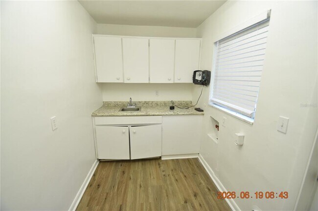 Building Photo - 3273 Harbor Lake Dr