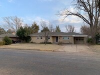 Building Photo - Nice 3 bedroom in Canyon